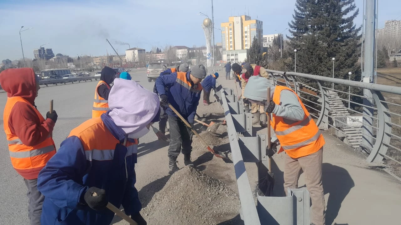 Коммунальные службы Усть-Каменогорска ведут активную работу по уборке  территории города (видео) » Новости Усть-Каменогорска и ВКО свежие на  сегодня | ALTAINEWS