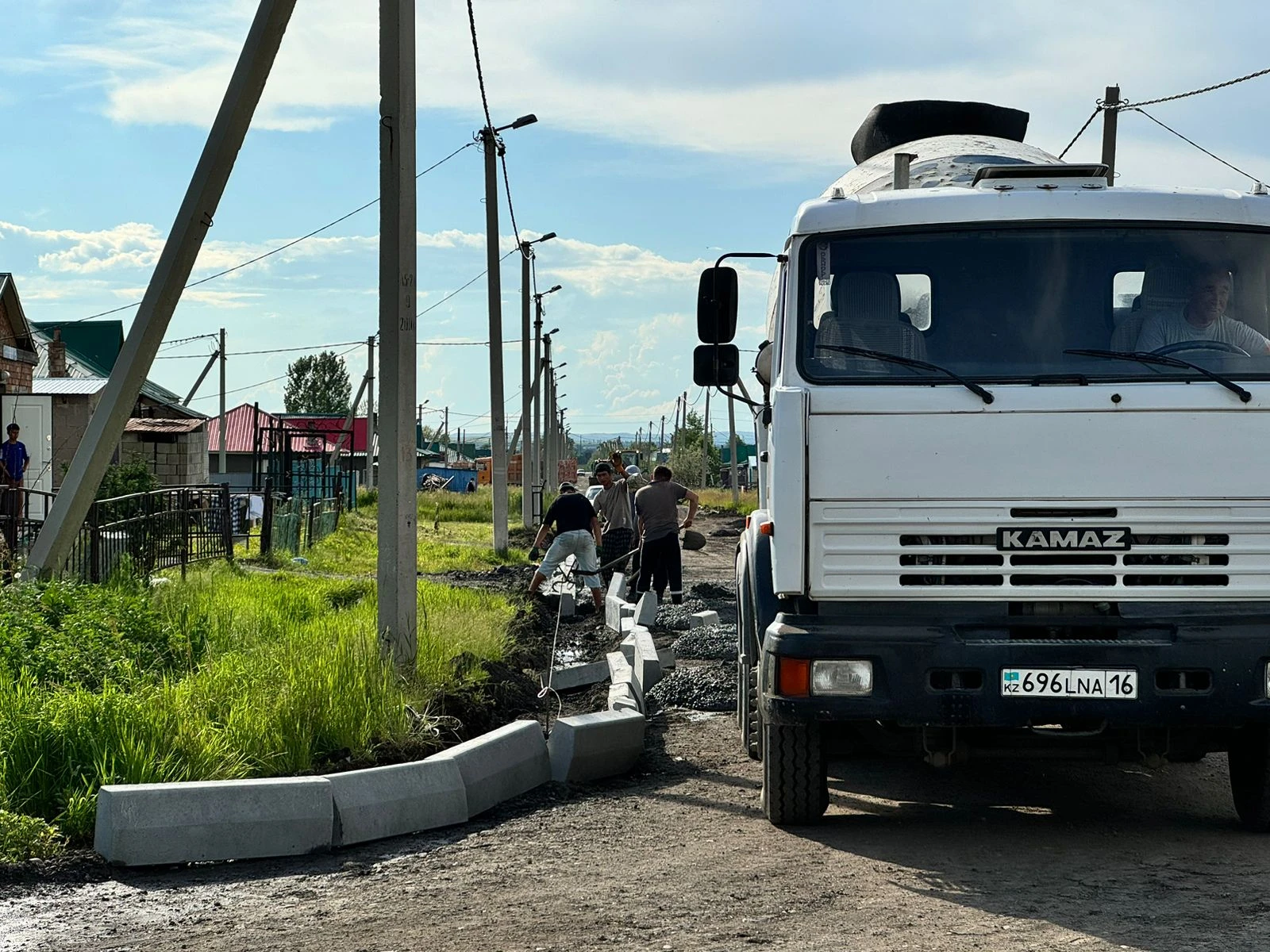 В Усть-Каменогорске начался средний ремонт улиц в поселках Шығыс и Ахмирово  (видео) » Новости Усть-Каменогорска и ВКО свежие на сегодня | ALTAINEWS