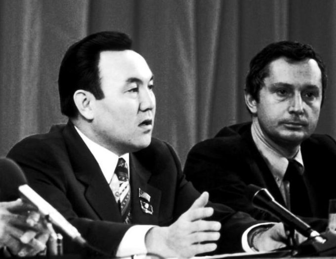 1606734869_nazarbaev-zrelost-chetyre.jpg